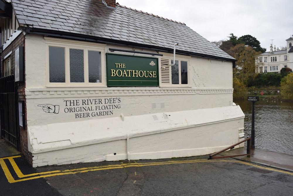 The Boathouse & Riverside Inn